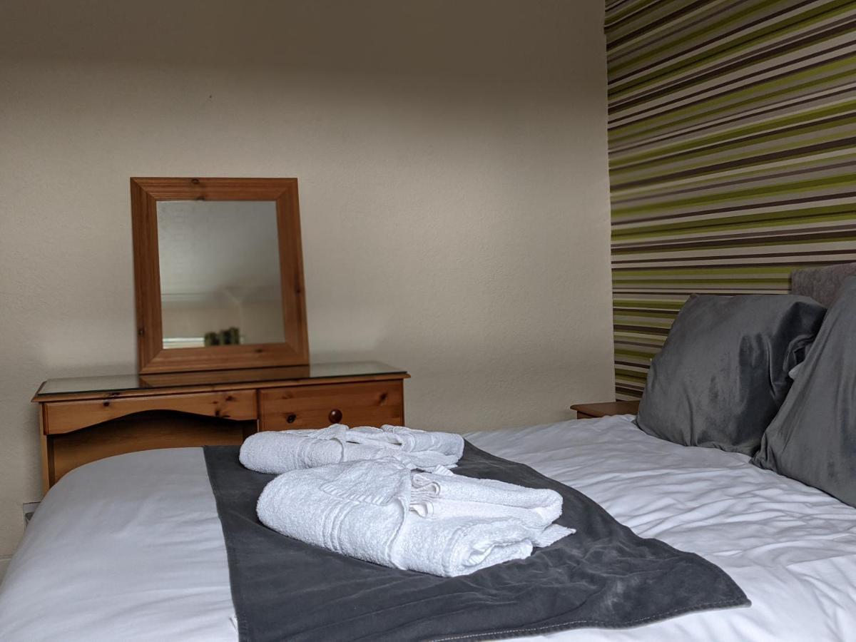 Crown Hotel Langholm 外观 照片
