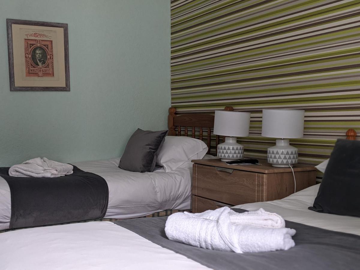 Crown Hotel Langholm 外观 照片